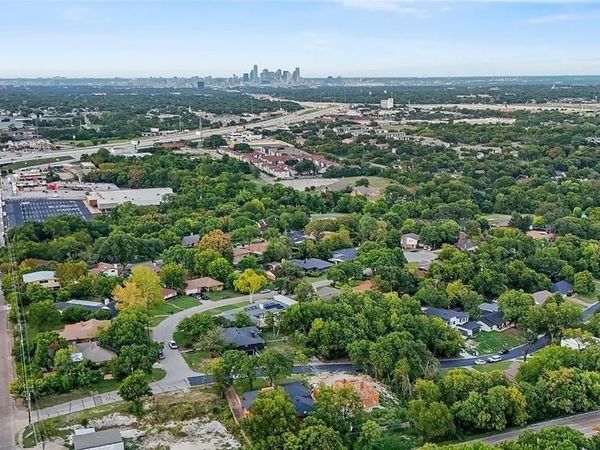 923 Brookwood Drive , Dallas, TX 75224