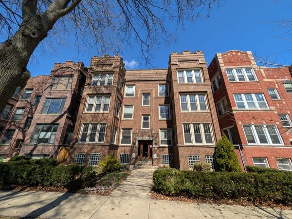 1326 W Albion Avenue , Unit 1, Chicago, IL 60626