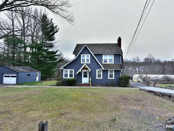 182 Airmont Avenue, MAHWAH, NJ 07430