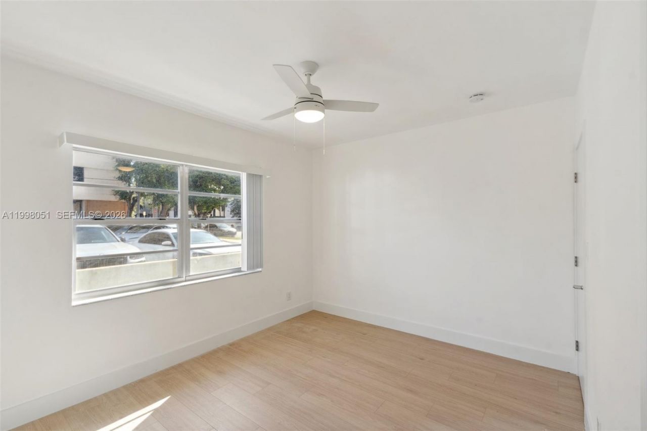 221 Antiquera Ave, Unit 8, Coral Gables, FL 33134 Photo