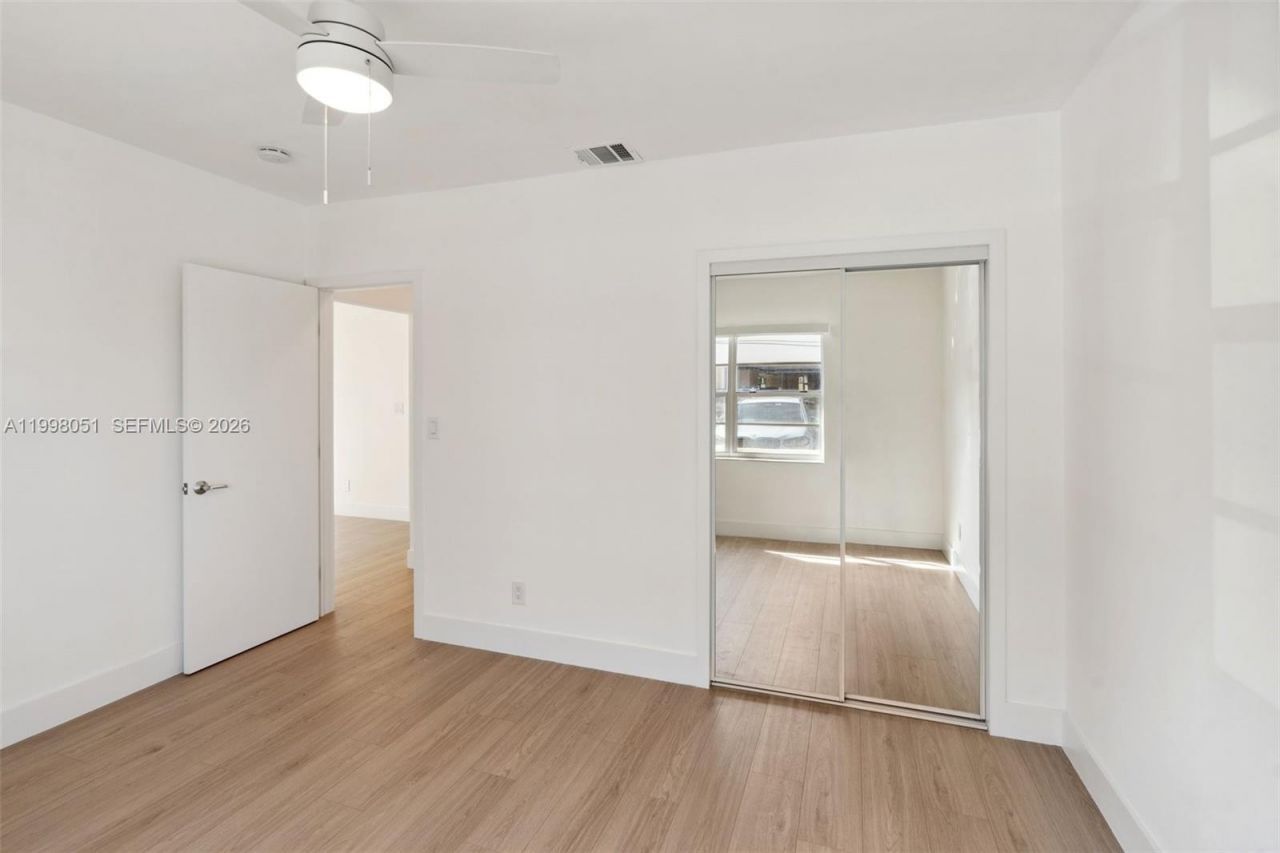 221 Antiquera Ave, Unit 8, Coral Gables, FL 33134 Photo