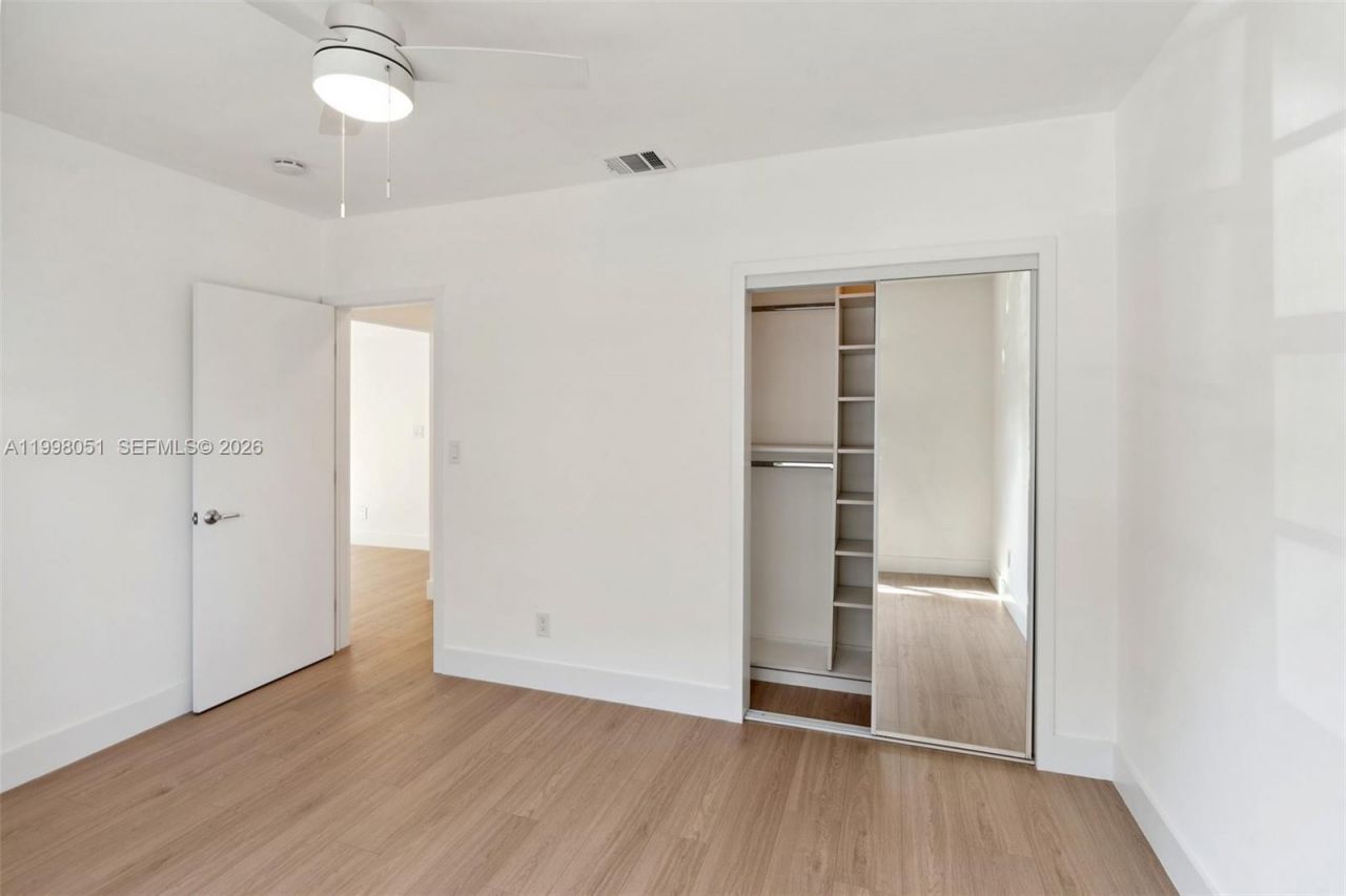 221 Antiquera Ave, Unit 8, Coral Gables, FL 33134 Photo