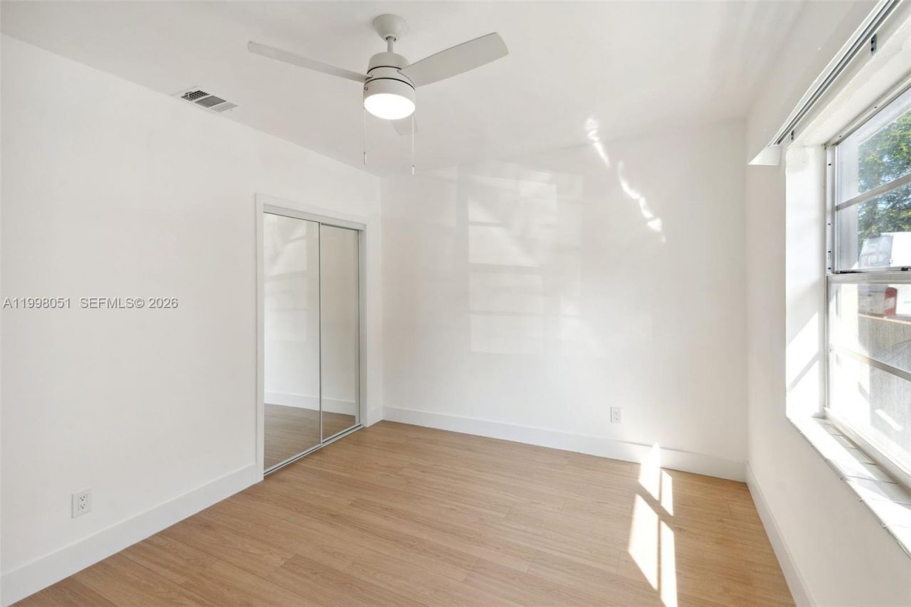 221 Antiquera Ave, Unit 8, Coral Gables, FL 33134 Photo