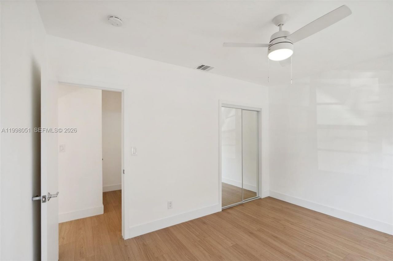 221 Antiquera Ave, Unit 8, Coral Gables, FL 33134 Photo