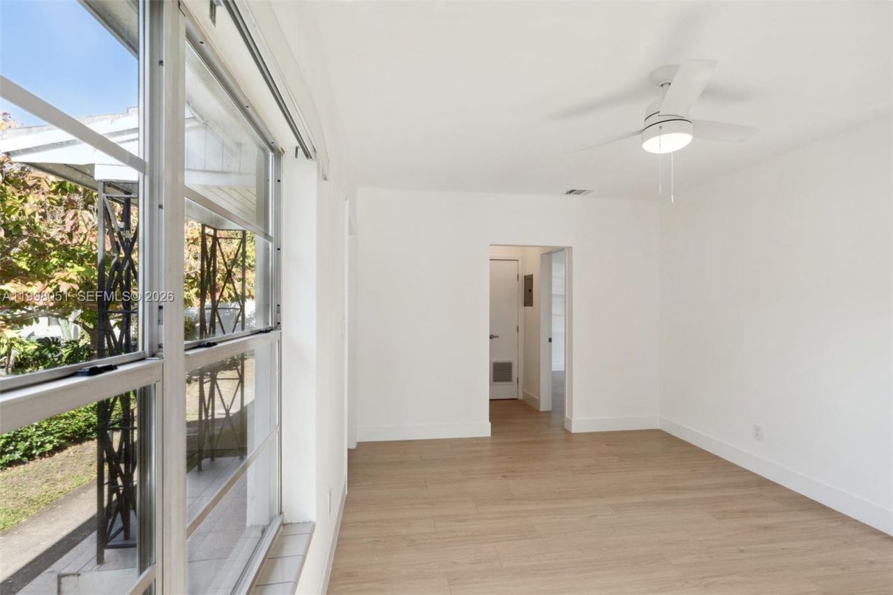 221 Antiquera Ave, Unit 8, Coral Gables, FL 33134 Photo