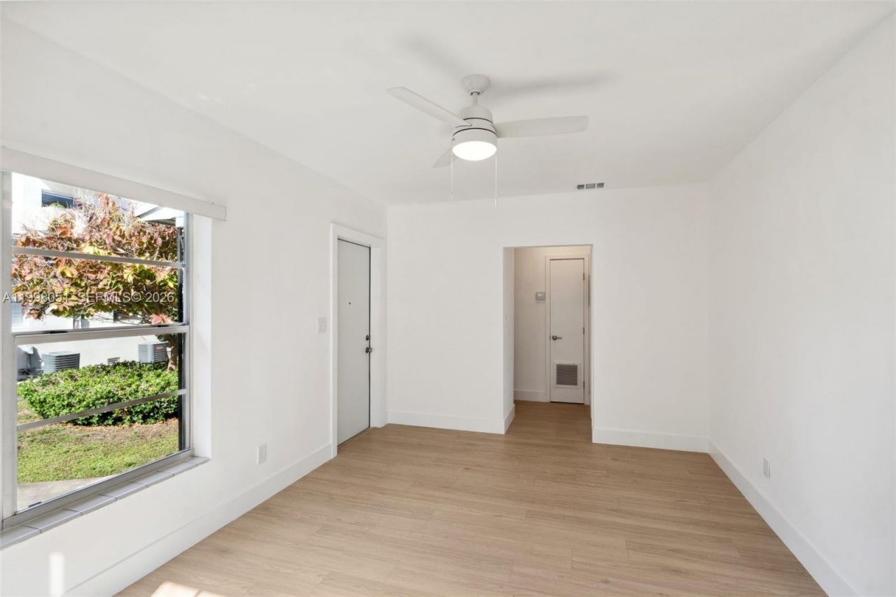 221 Antiquera Ave, Unit 8, Coral Gables, FL 33134 Photo