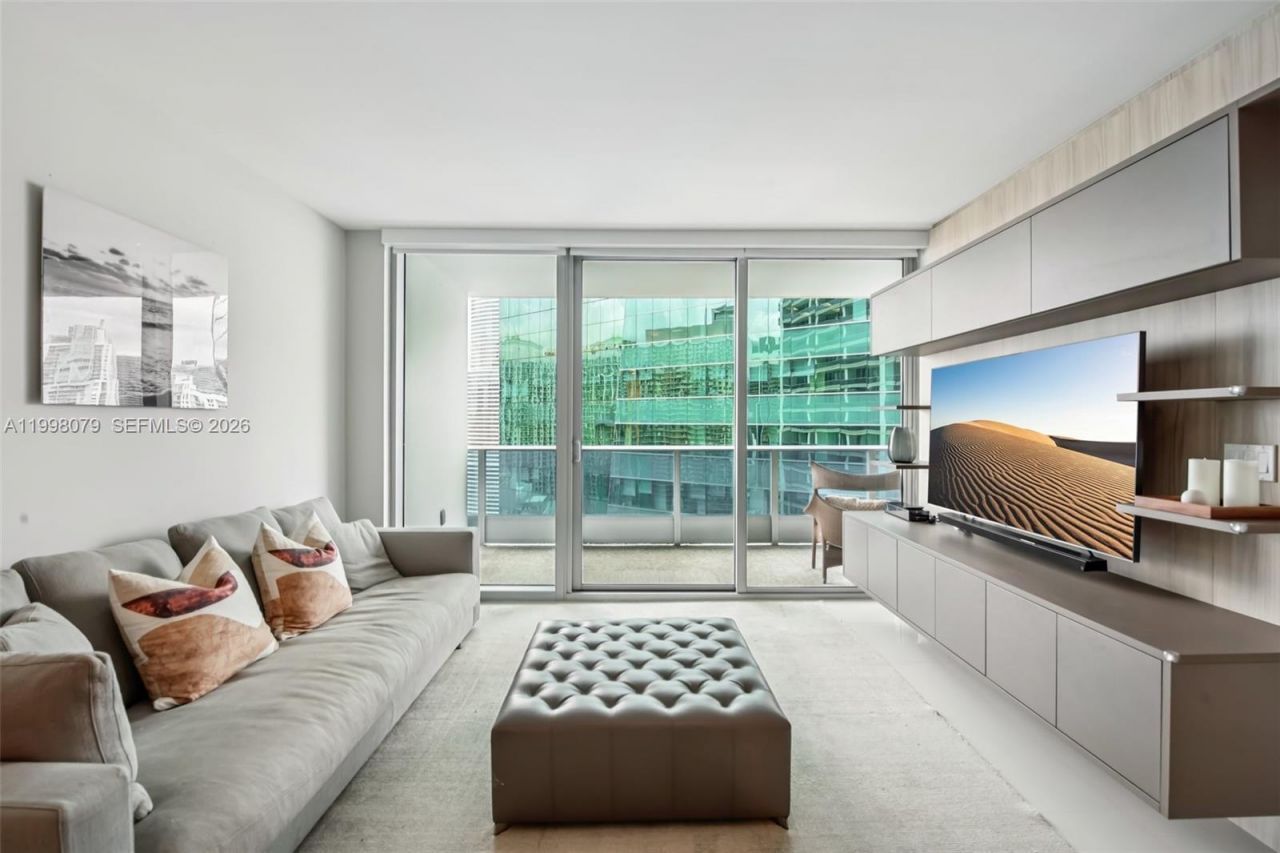 200 Biscayne Boulevard Way, Unit 3113, Miami, FL 33131 Main Photo