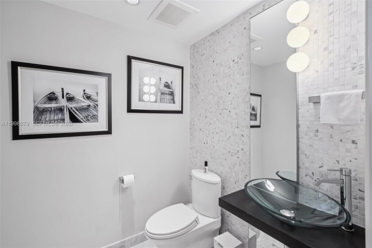 200 Biscayne Boulevard Way, Unit 3113, Miami, FL 33131 Photo