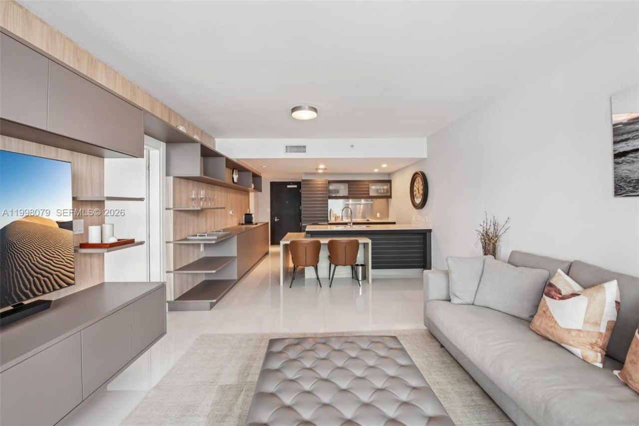 200 Biscayne Boulevard Way, Unit 3113, Miami, FL 33131 Photo