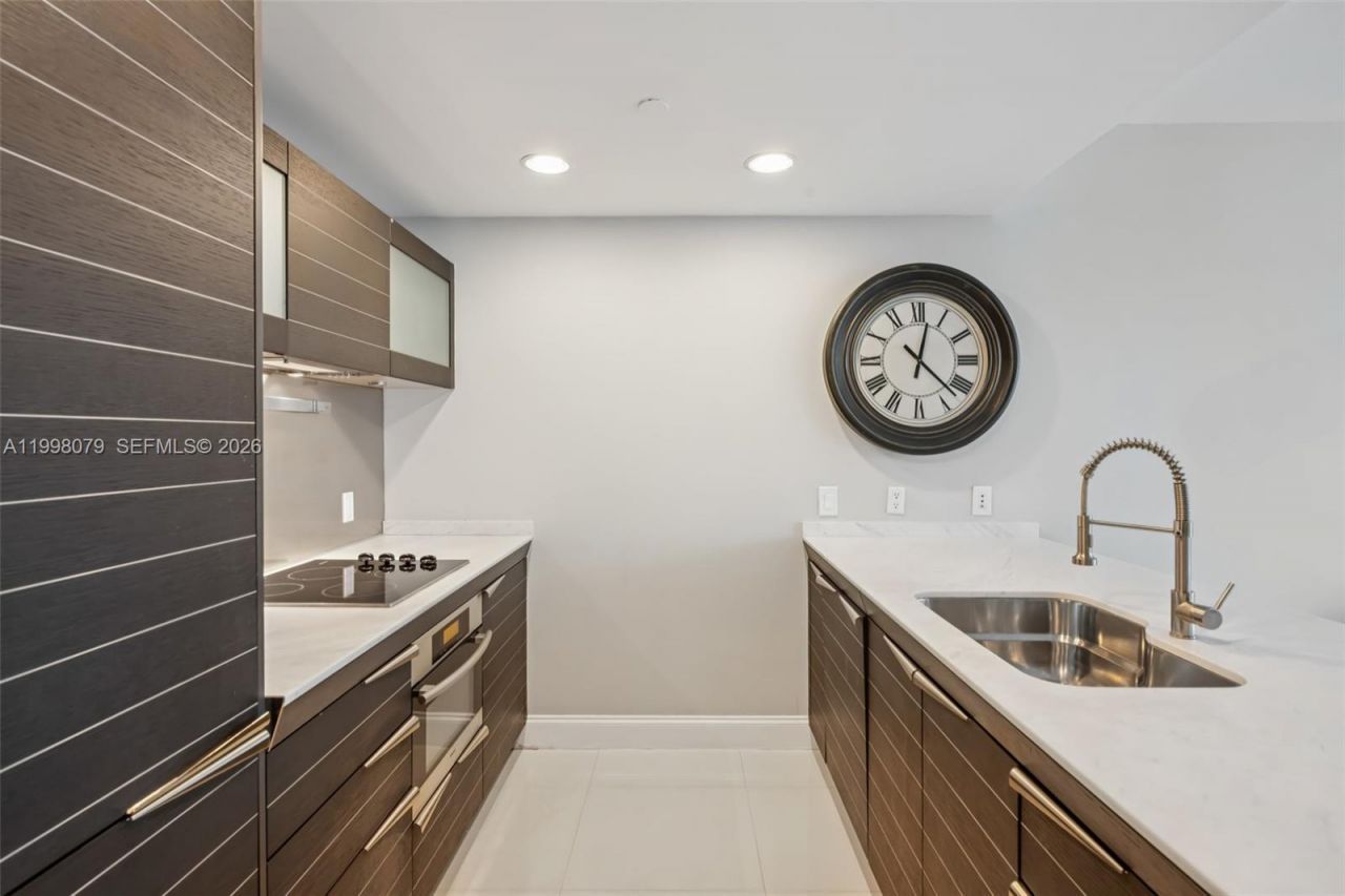 200 Biscayne Boulevard Way, Unit 3113, Miami, FL 33131 Photo