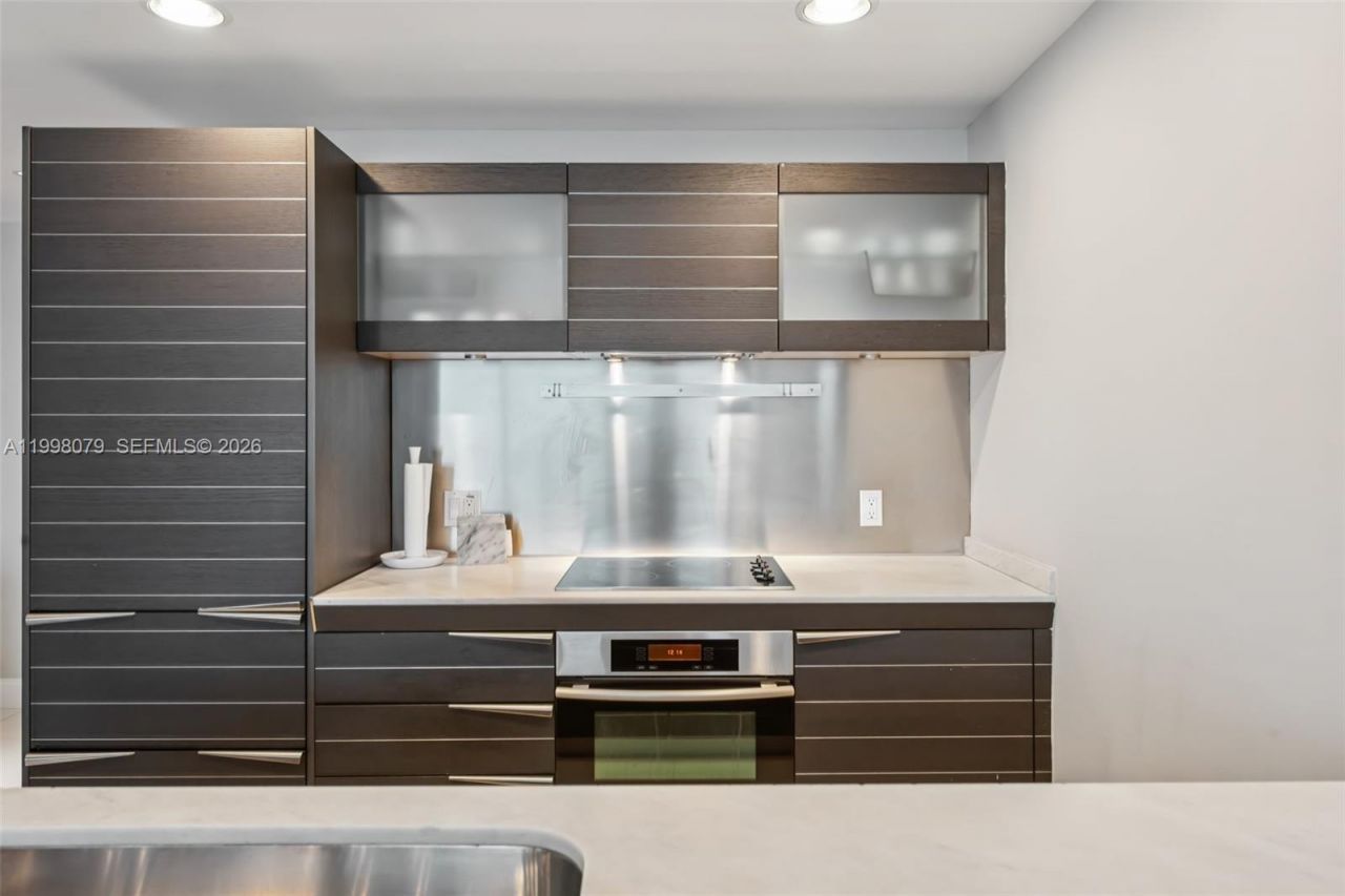 200 Biscayne Boulevard Way, Unit 3113, Miami, FL 33131 Photo