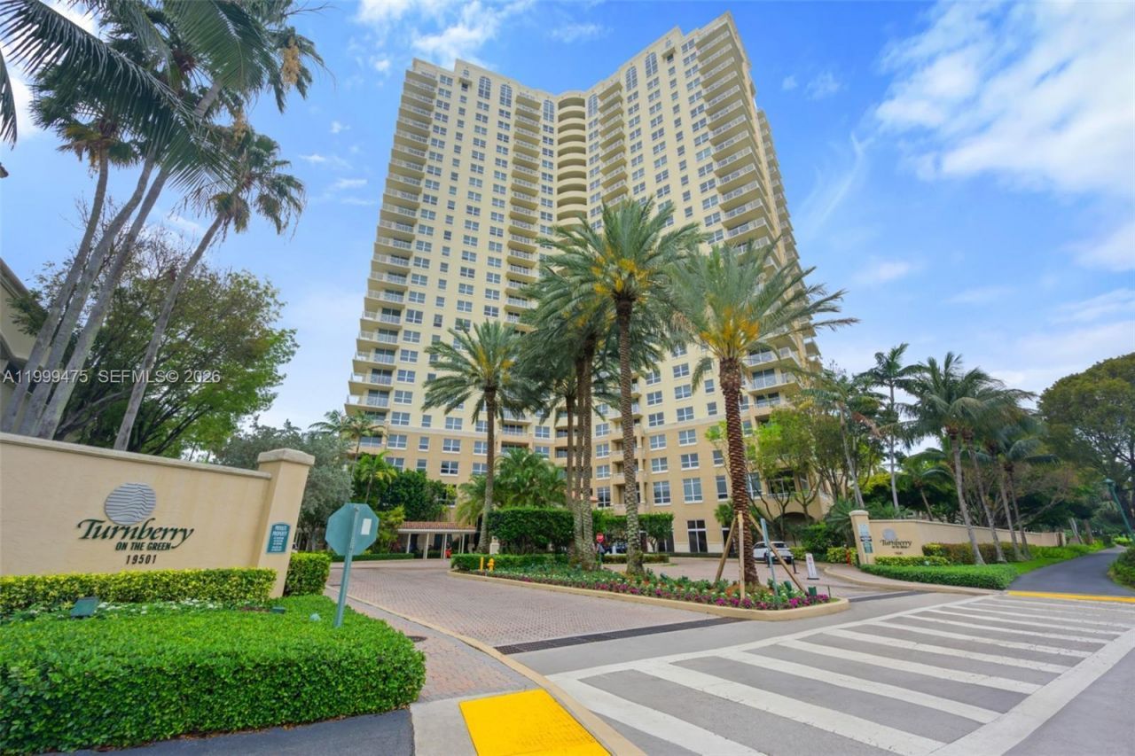 19501 W Country Club Dr, Unit 208, Aventura, FL 33180 Photo