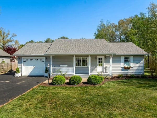 370 Woodlake Road, Eldorado, IL 62930