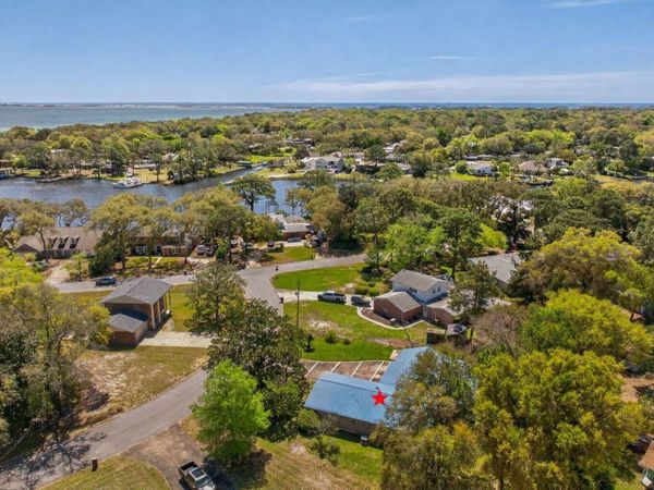 112 NE Berger Place, Fort Walton Beach, FL 32548