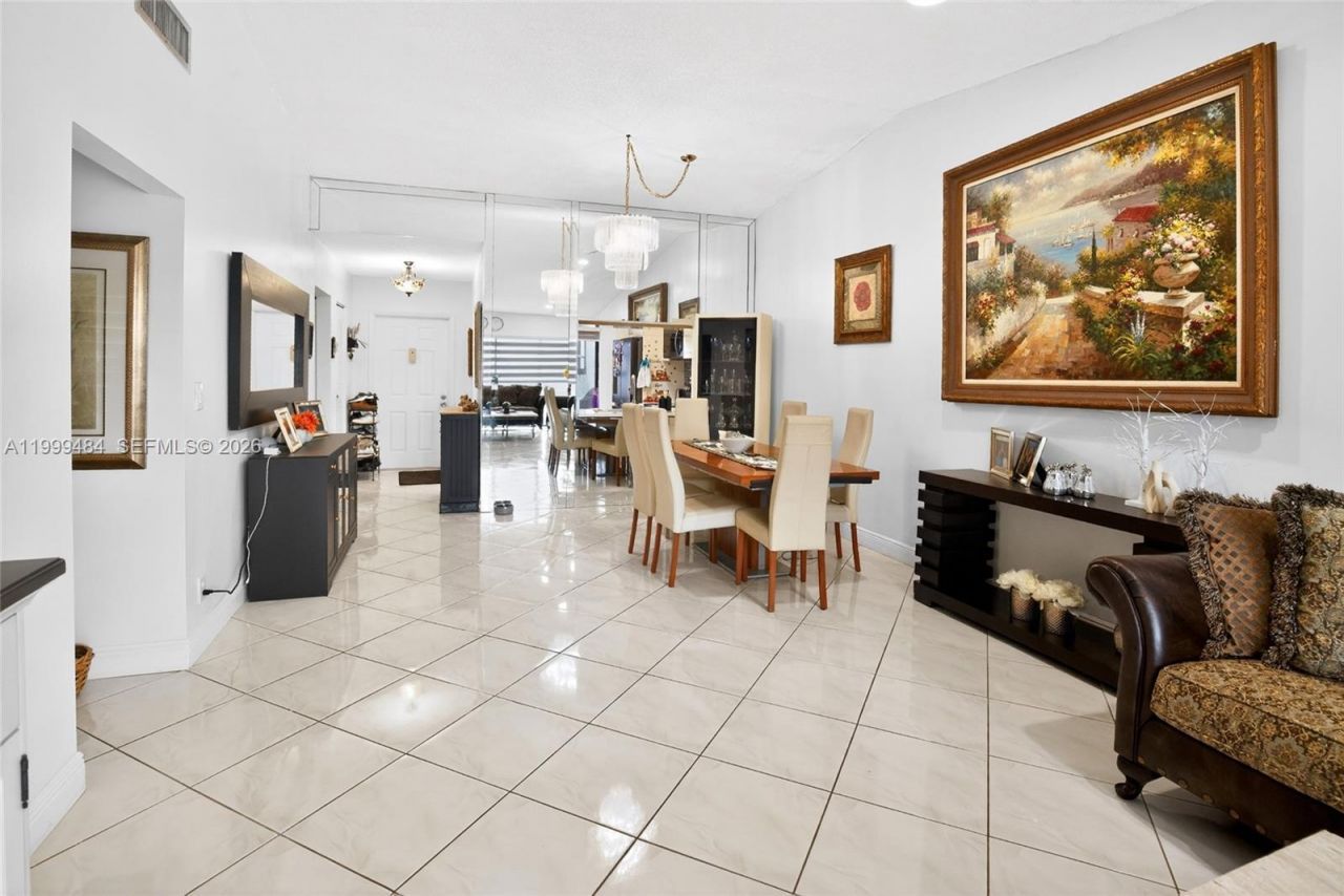 6445 W Pinehurst Cir W, Unit D25, Tamarac, FL 33321 Photo