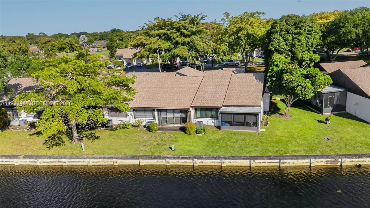 6445 W Pinehurst Cir W, Unit D25, Tamarac, FL 33321 Photo