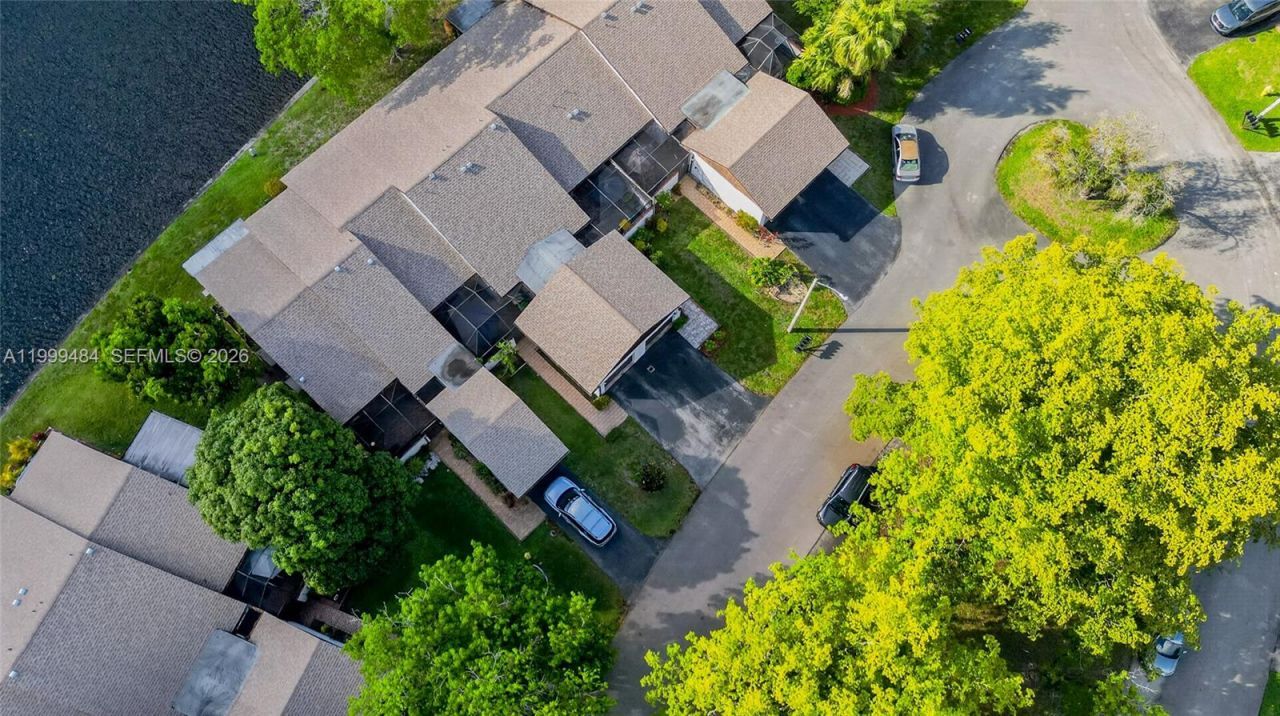 6445 W Pinehurst Cir W, Unit D25, Tamarac, FL 33321 Photo