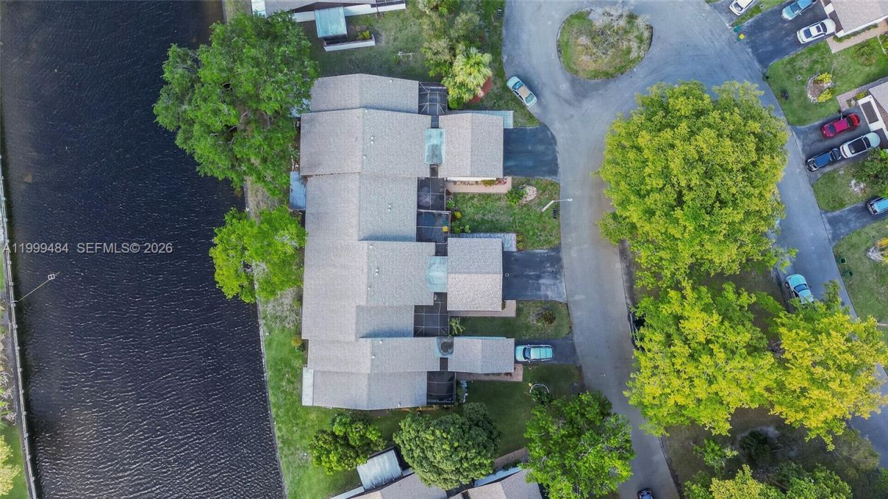 6445 W Pinehurst Cir W, Unit D25, Tamarac, FL 33321 Photo