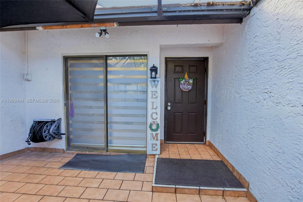 6445 W Pinehurst Cir W, Unit D25, Tamarac, FL 33321 Photo