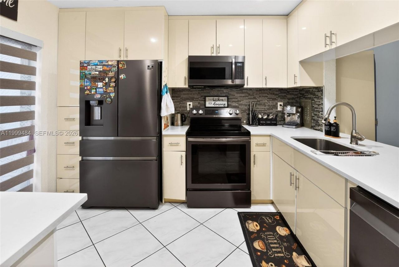 6445 W Pinehurst Cir W, Unit D25, Tamarac, FL 33321 Photo