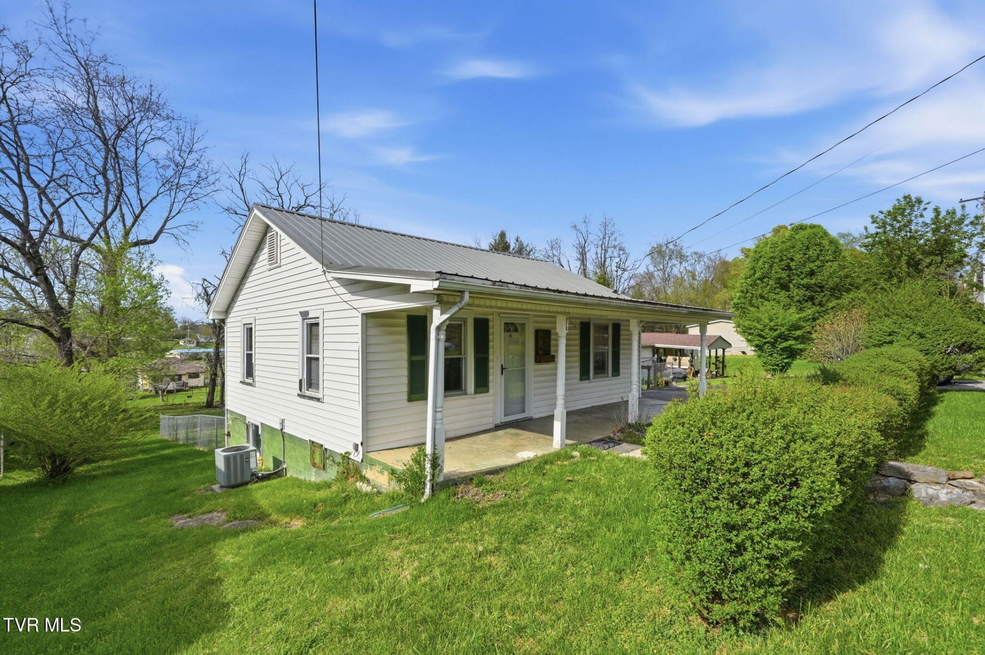 731 Beechwood Drive, Bristol, TN 37620 Main Photo