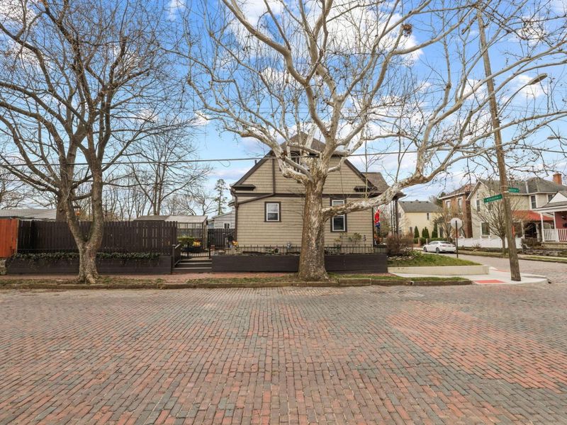 426 E Kossuth Street, Columbus, OH 43206 Photo 3