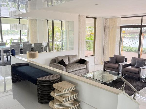 19707 Turnberry Way, Unit TH-6, Aventura, FL 33180