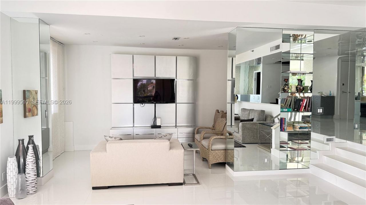 19707 Turnberry Way, Unit TH-6, Aventura, FL 33180 Photo