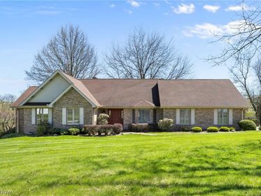 66985 Vista Drive, St Clairsville, OH 43950