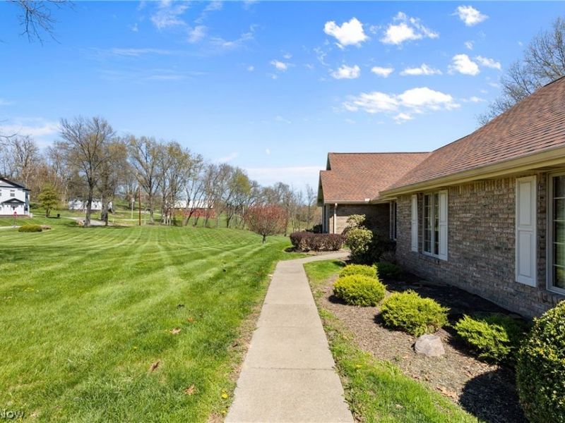 66985 Vista Drive, Saint Clairsville, OH 43950 Photo 6