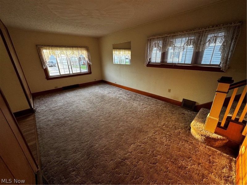 984 Sandusky Street, Conneaut, OH 44030 Photo 2