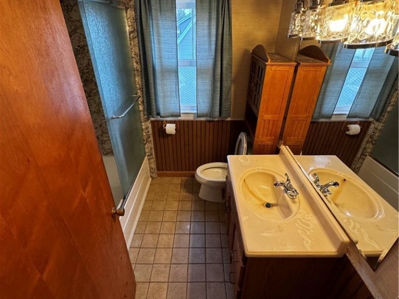 984 Sandusky Street, Conneaut, OH 44030 Photo 5