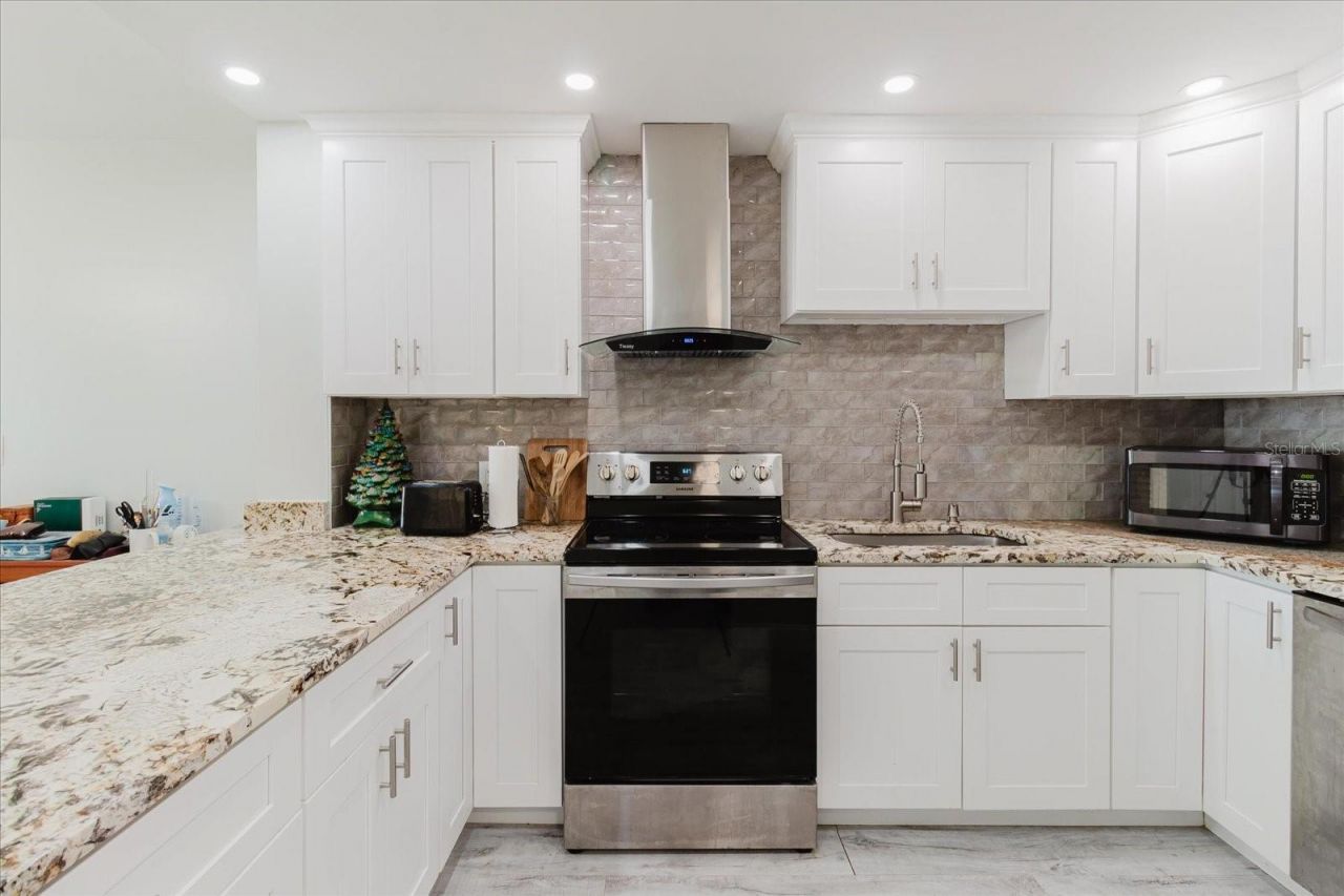 51 Island Way, Unit 801, Clearwater Beach, FL 33767 Photo