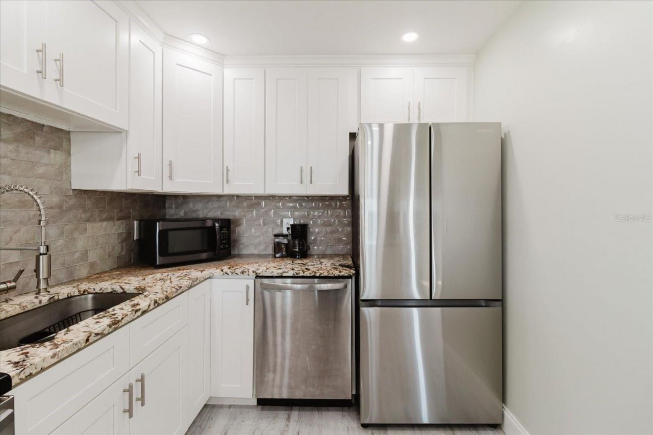 51 Island Way, Unit 801, Clearwater Beach, FL 33767 Photo