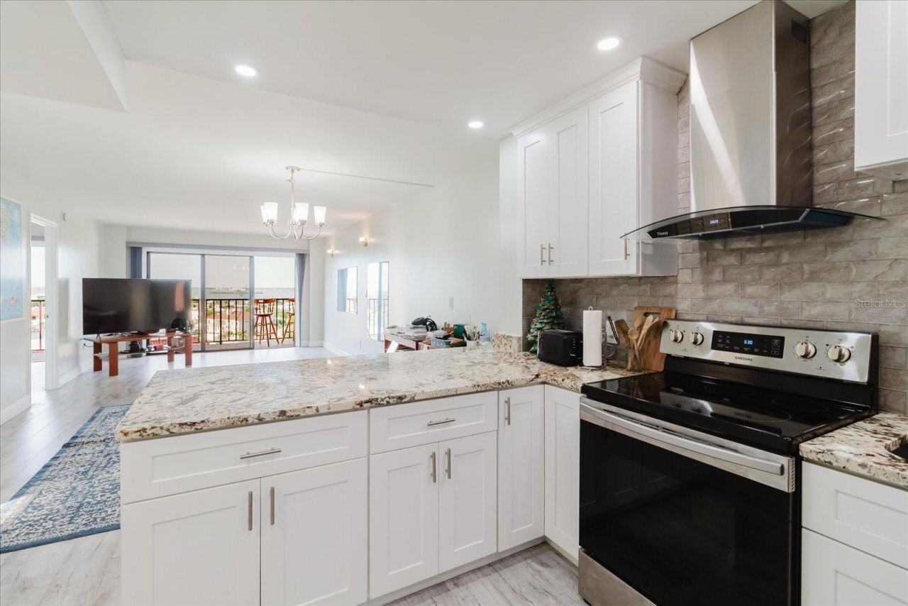 51 Island Way, Unit 801, Clearwater Beach, FL 33767 Photo