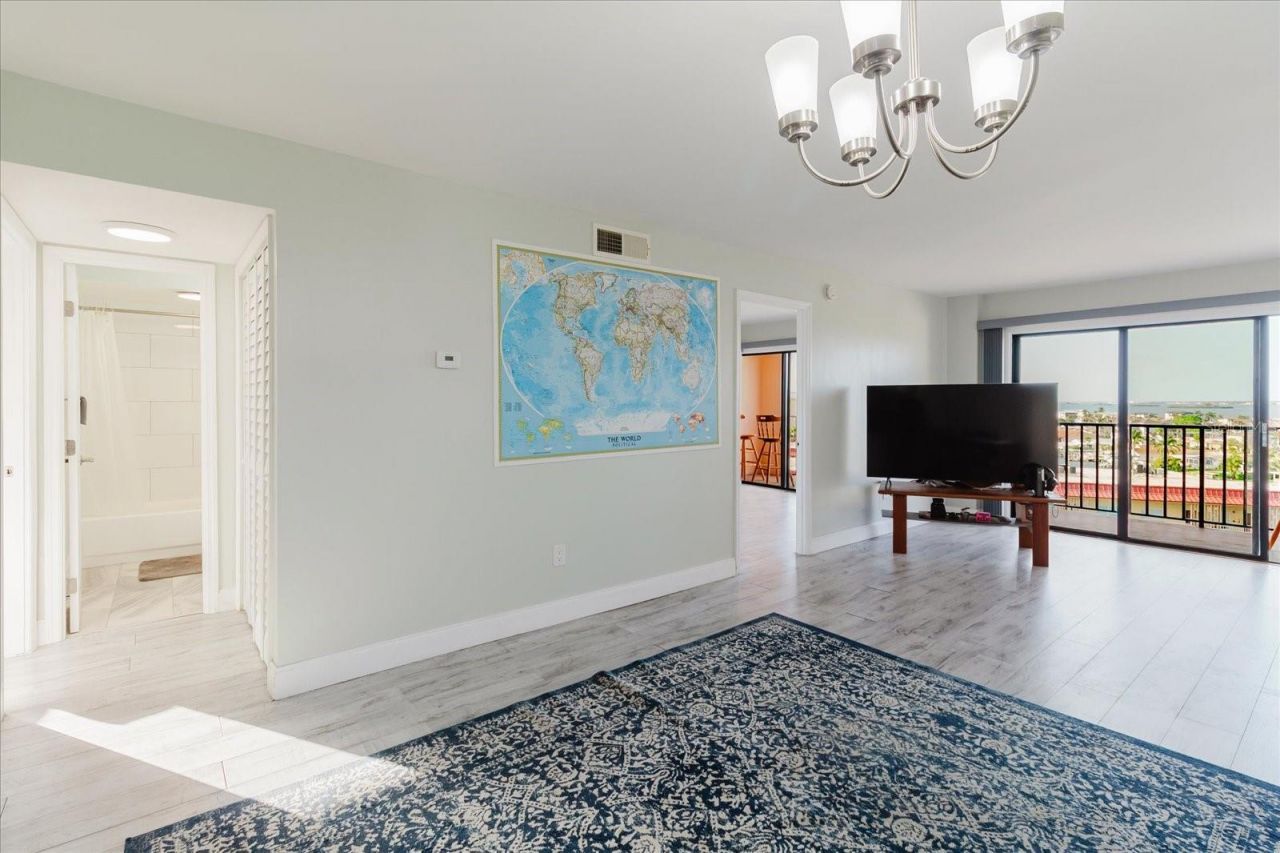 51 Island Way, Unit 801, Clearwater Beach, FL 33767 Photo