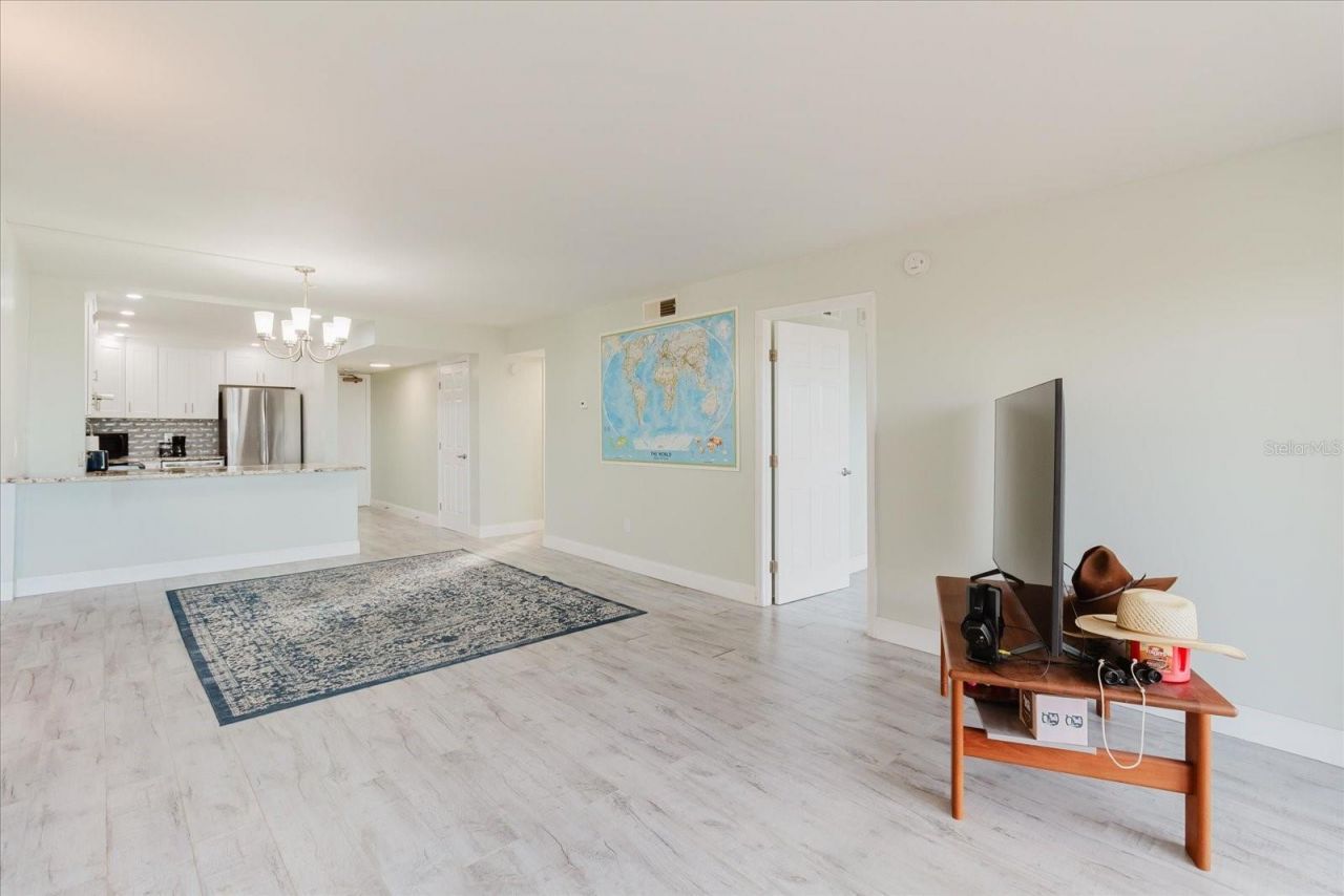 51 Island Way, Unit 801, Clearwater Beach, FL 33767 Photo