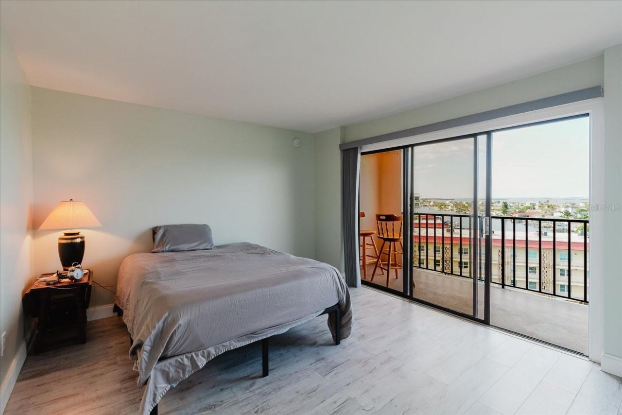 51 Island Way, Unit 801, Clearwater Beach, FL 33767 Photo