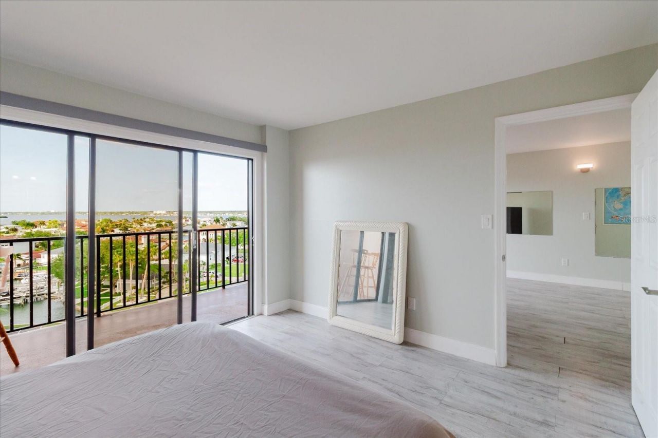 51 Island Way, Unit 801, Clearwater Beach, FL 33767 Photo