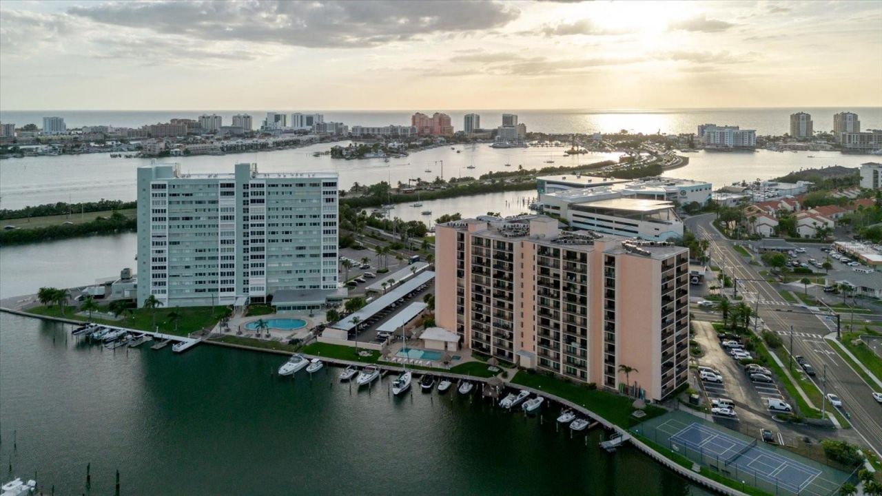 51 Island Way, Unit 801, Clearwater Beach, FL 33767 Photo