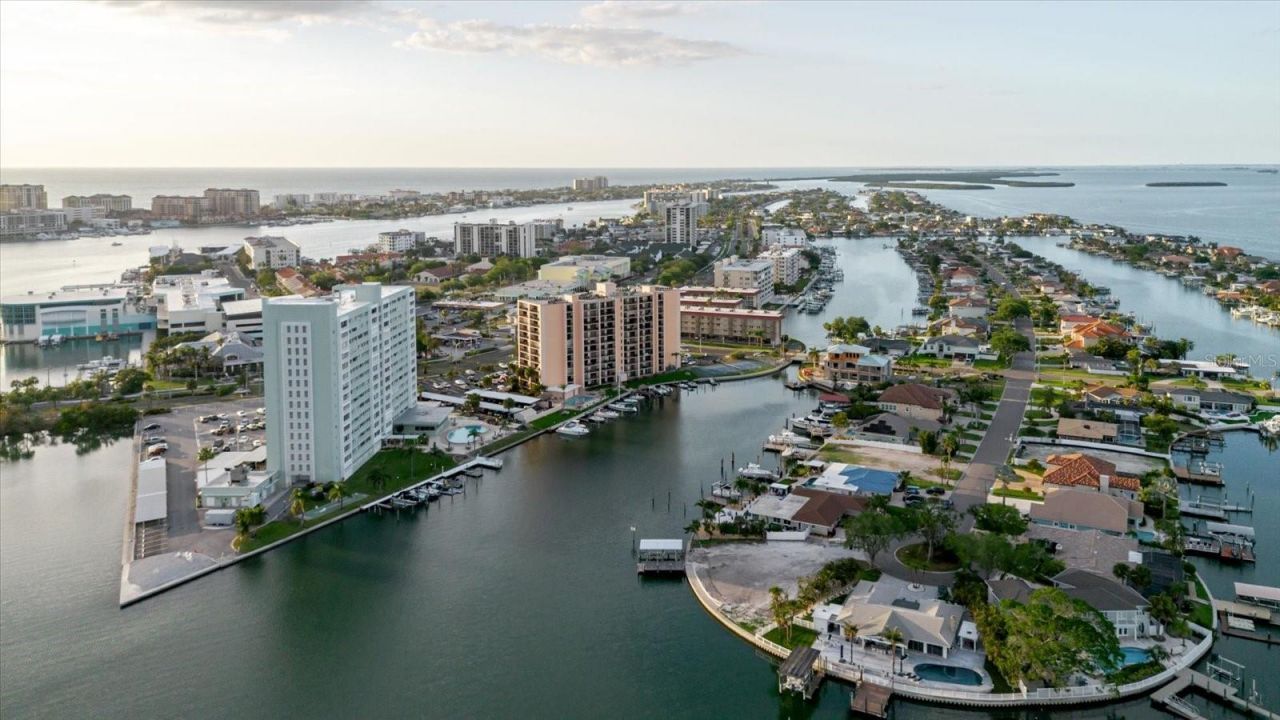 51 Island Way, Unit 801, Clearwater Beach, FL 33767 Photo