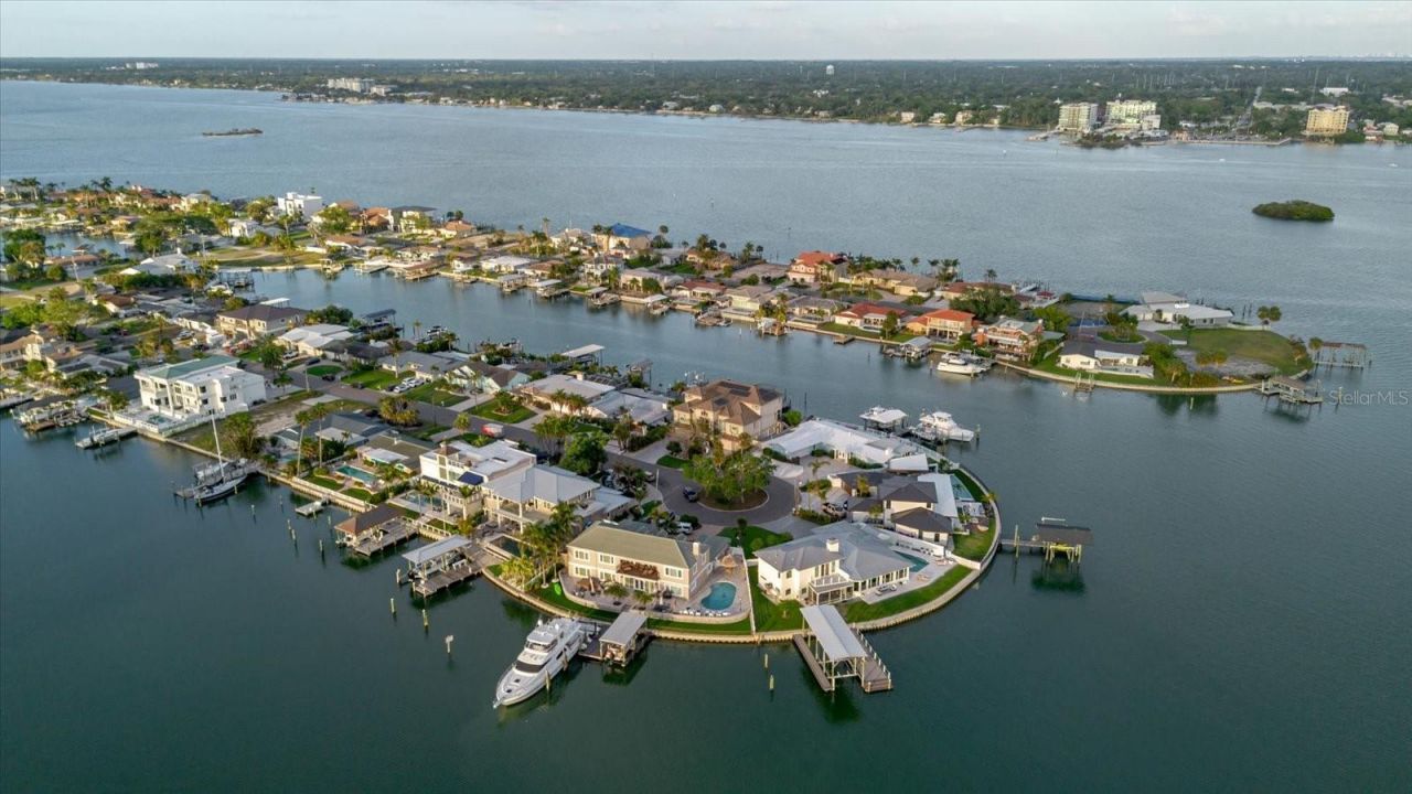 51 Island Way, Unit 801, Clearwater Beach, FL 33767 Photo