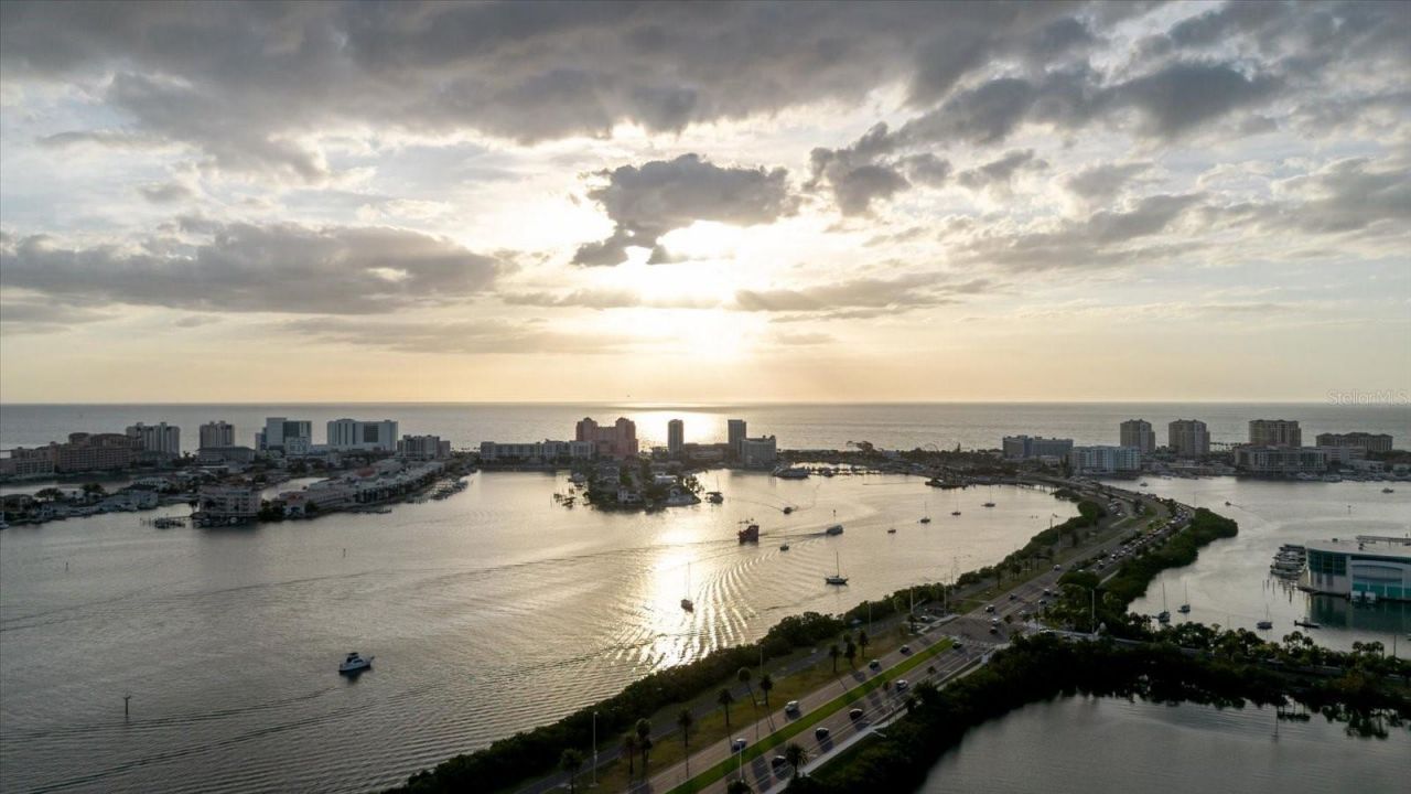 51 Island Way, Unit 801, Clearwater Beach, FL 33767 Photo