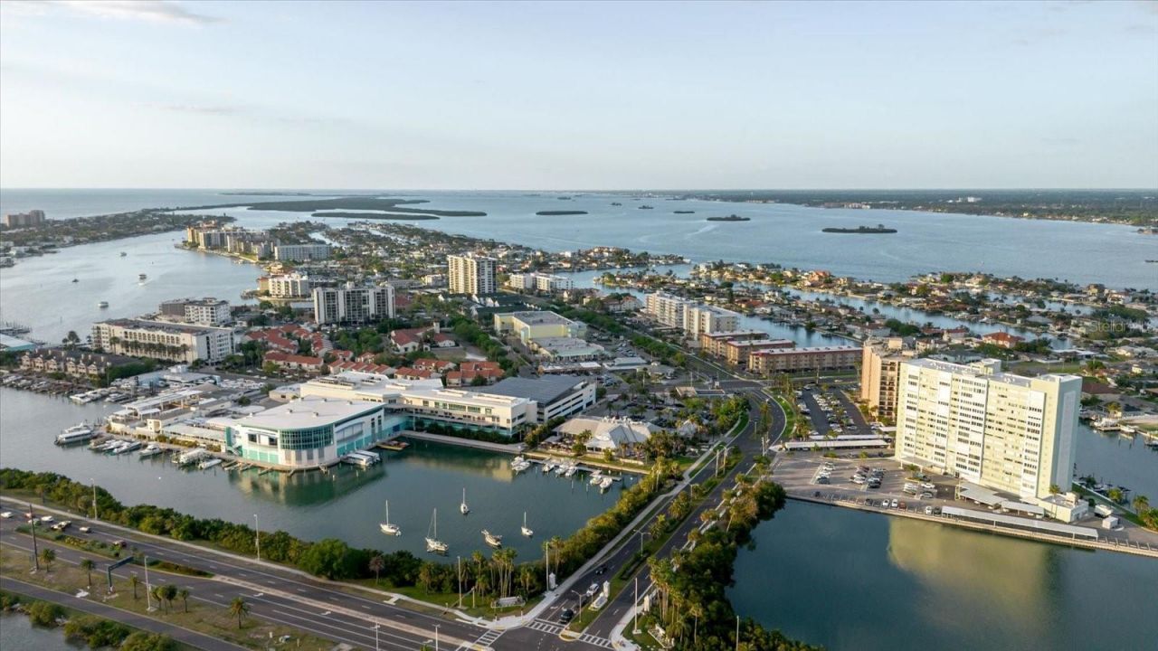 51 Island Way, Unit 801, Clearwater Beach, FL 33767 Photo