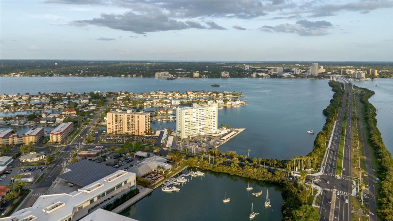 51 Island Way, Unit 801, Clearwater Beach, FL 33767 Photo