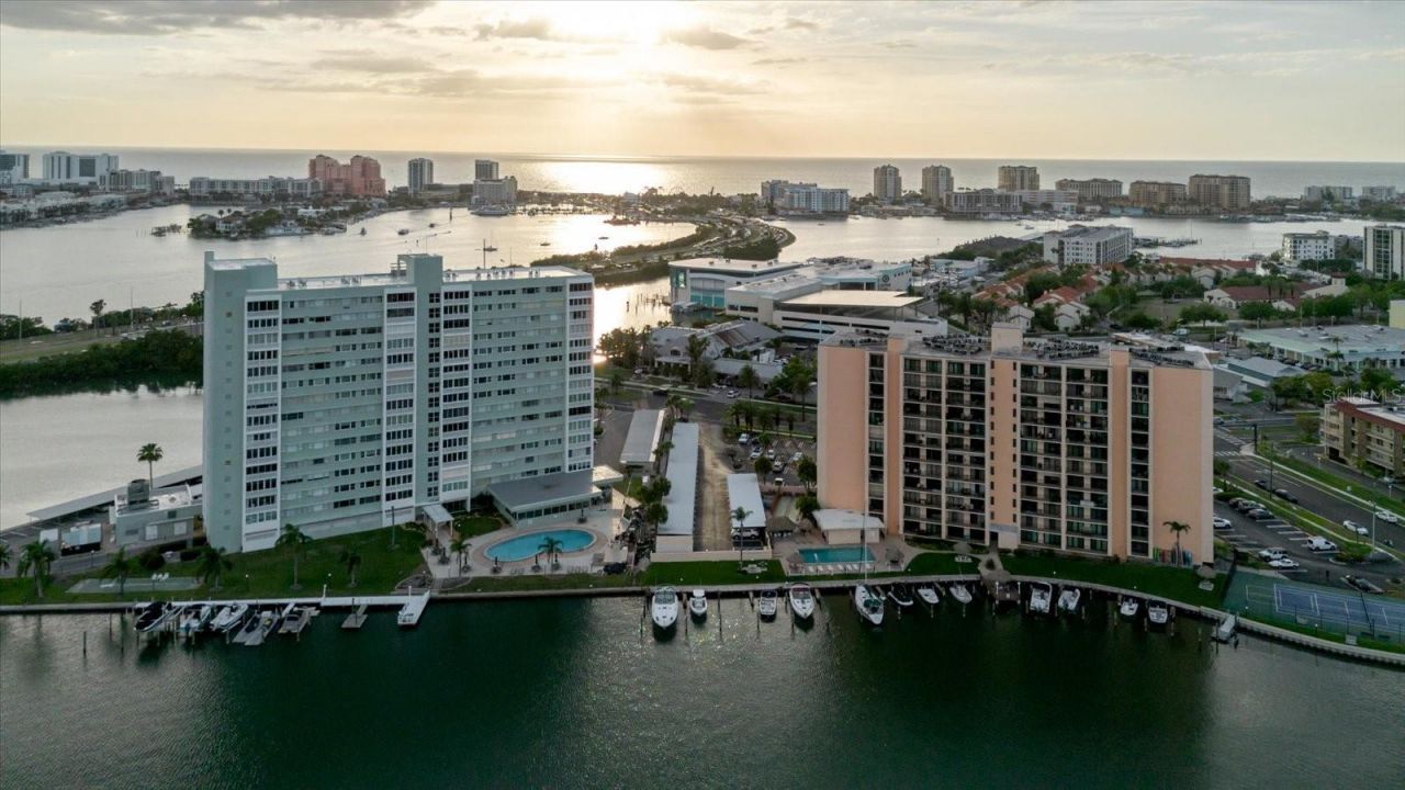 51 Island Way, Unit 801, Clearwater Beach, FL 33767 Photo