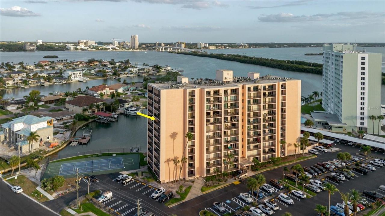51 Island Way, Unit 801, Clearwater Beach, FL 33767 Photo