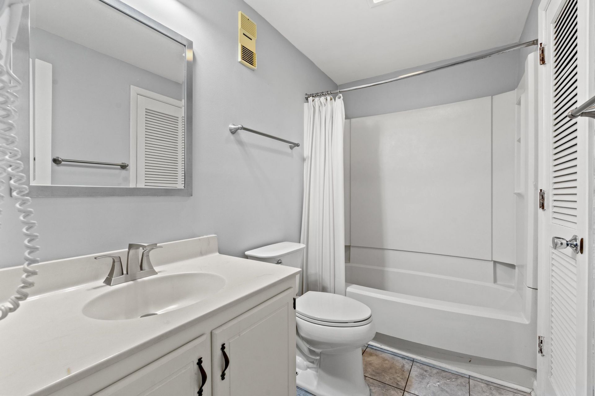 5905 South Kings Hwy. Photo 16