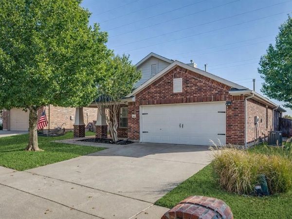 15532 Adlong Drive, Fort Worth, TX 76262