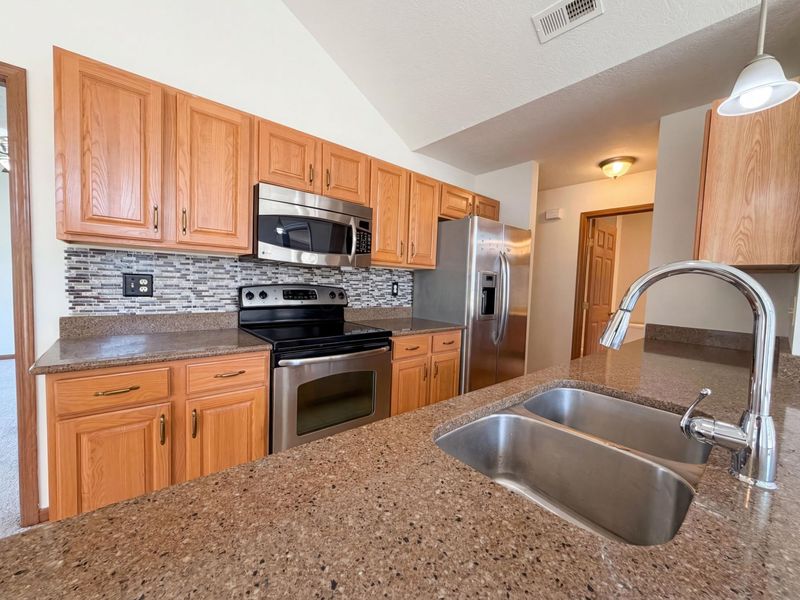 1182 Sanderling Drive , Reynoldsburg, OH 43068 Photo 2